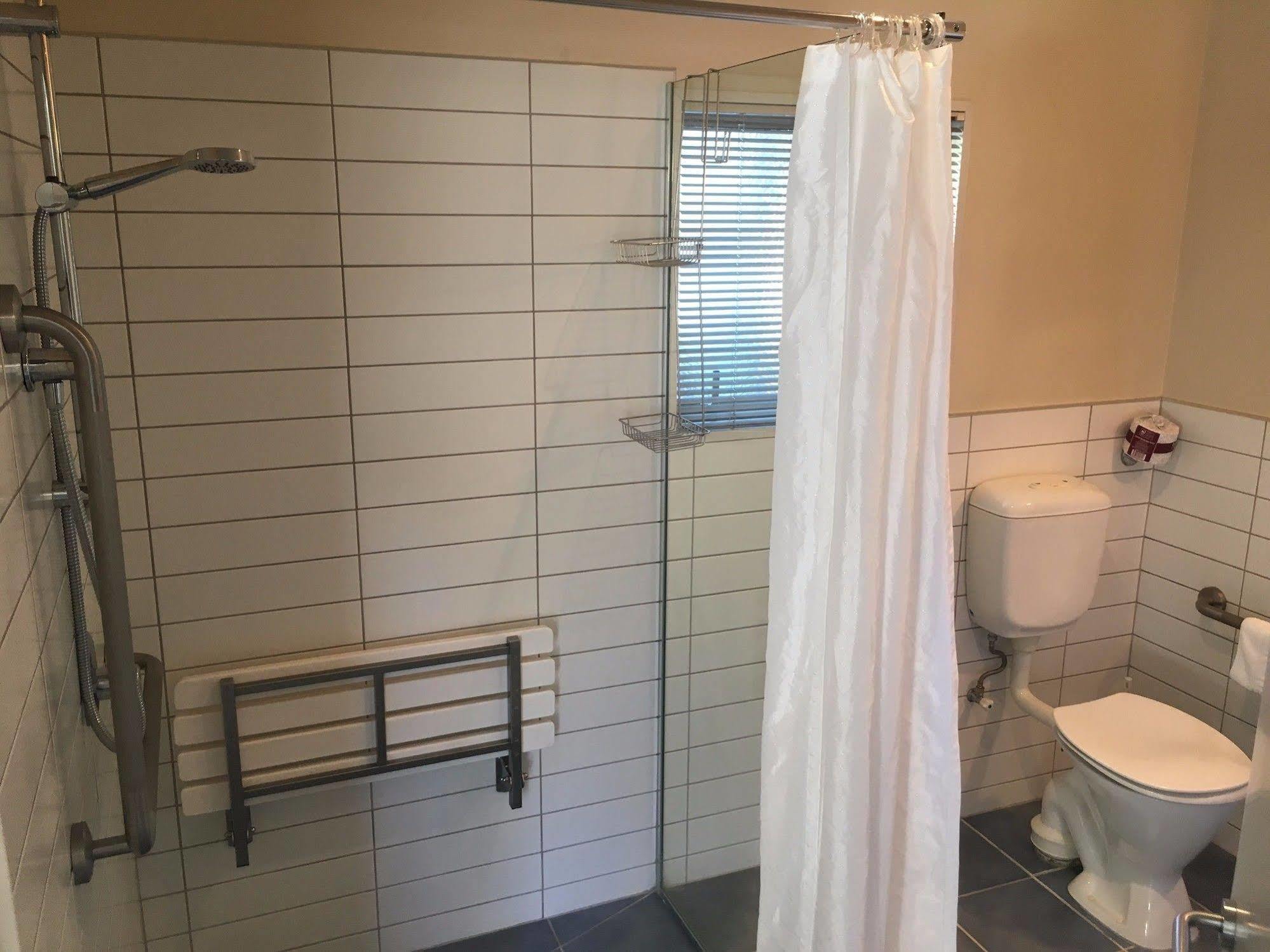 Beaches Nelson Exterior photo A shower curtain