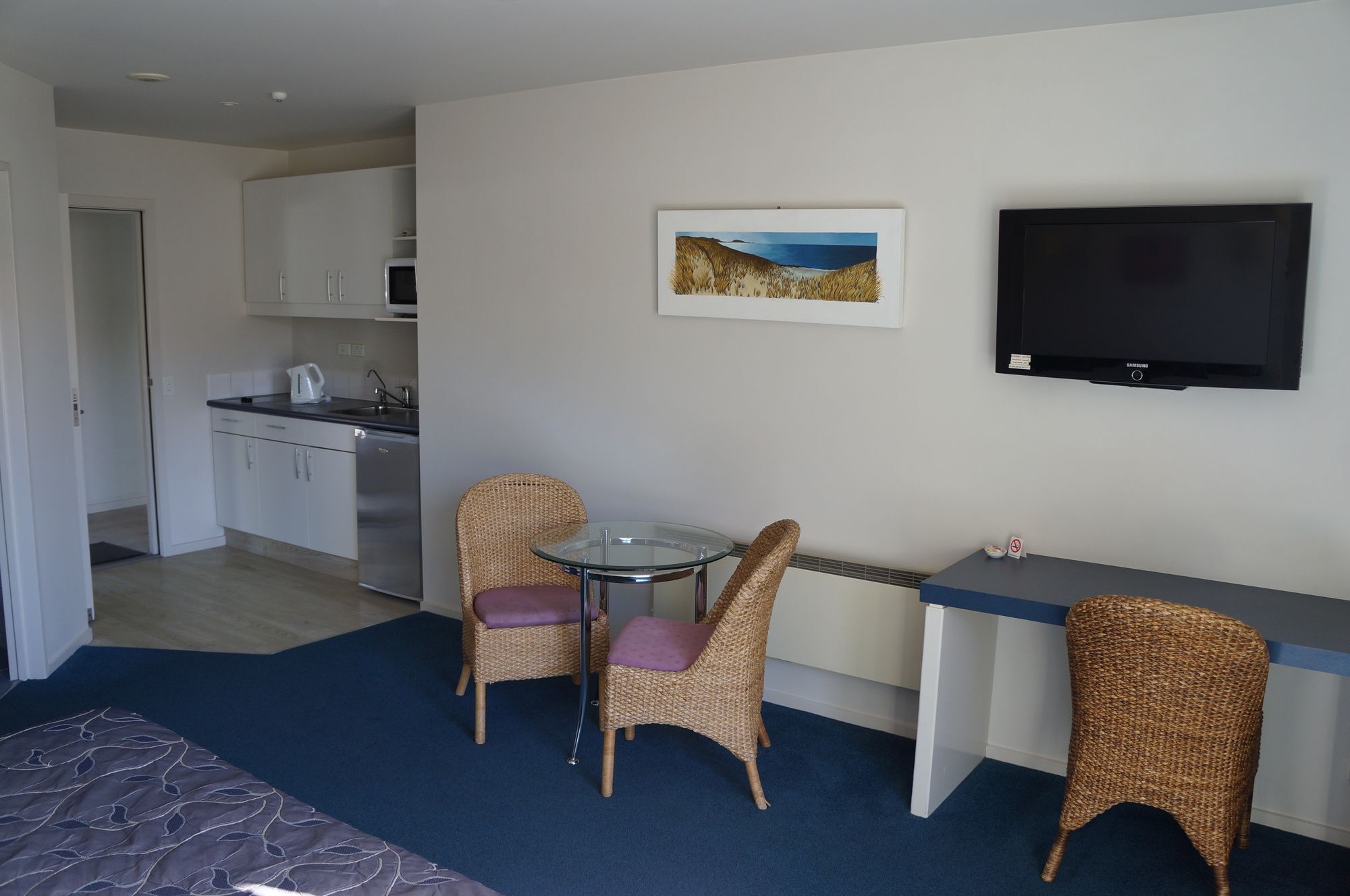 Beaches Nelson Exterior photo A studio apartment in New Zealand