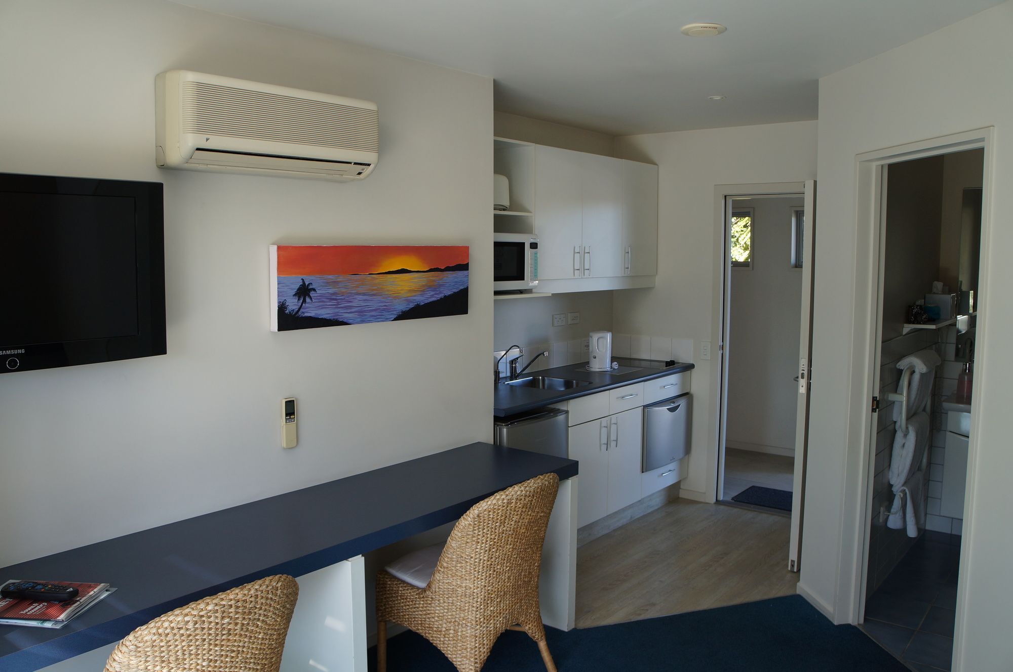 Beaches Nelson Exterior photo A studio apartment in New Zealand