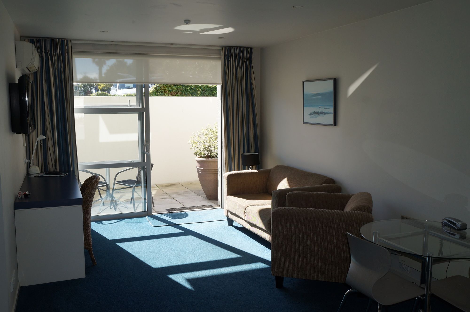 Beaches Nelson Exterior photo A typical studio apartment